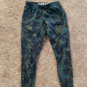 Nike womens camouflage soft legging